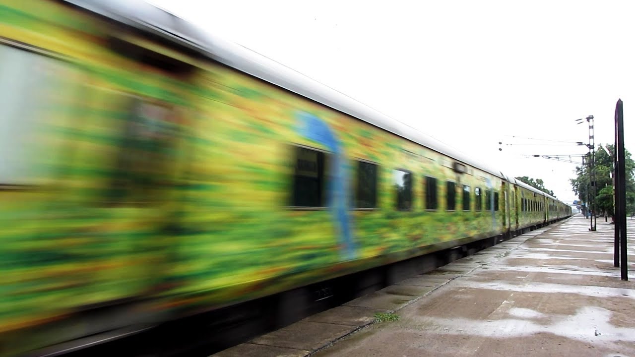 Green Duronto in rain- MPS run in quadruple section