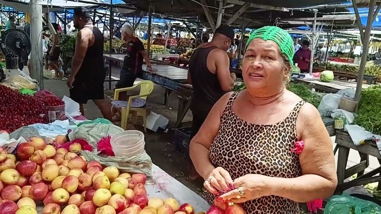 Hoje na feira de Jaguaribe teve visitantes do Rio de Janeiro e tem graviola de 8 reais o Kilo.