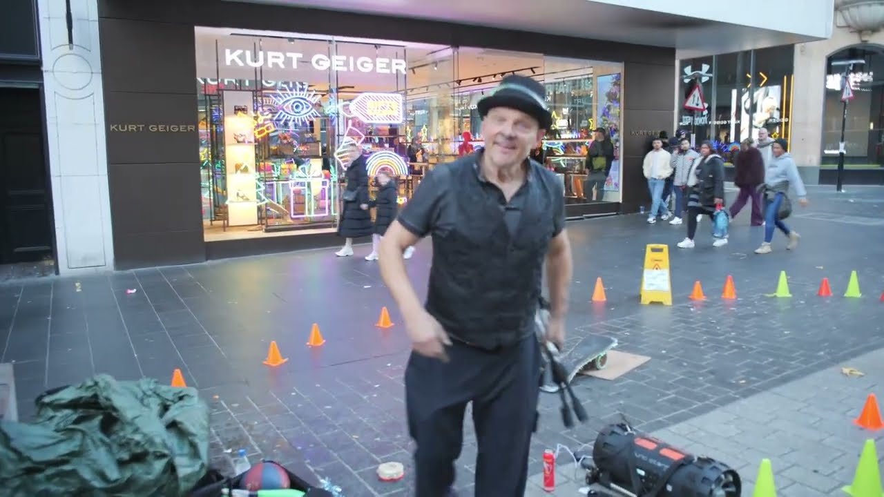 Pov   Liverpool City Centre Boxing Day - Flame Juggling - Violin Player- Sales