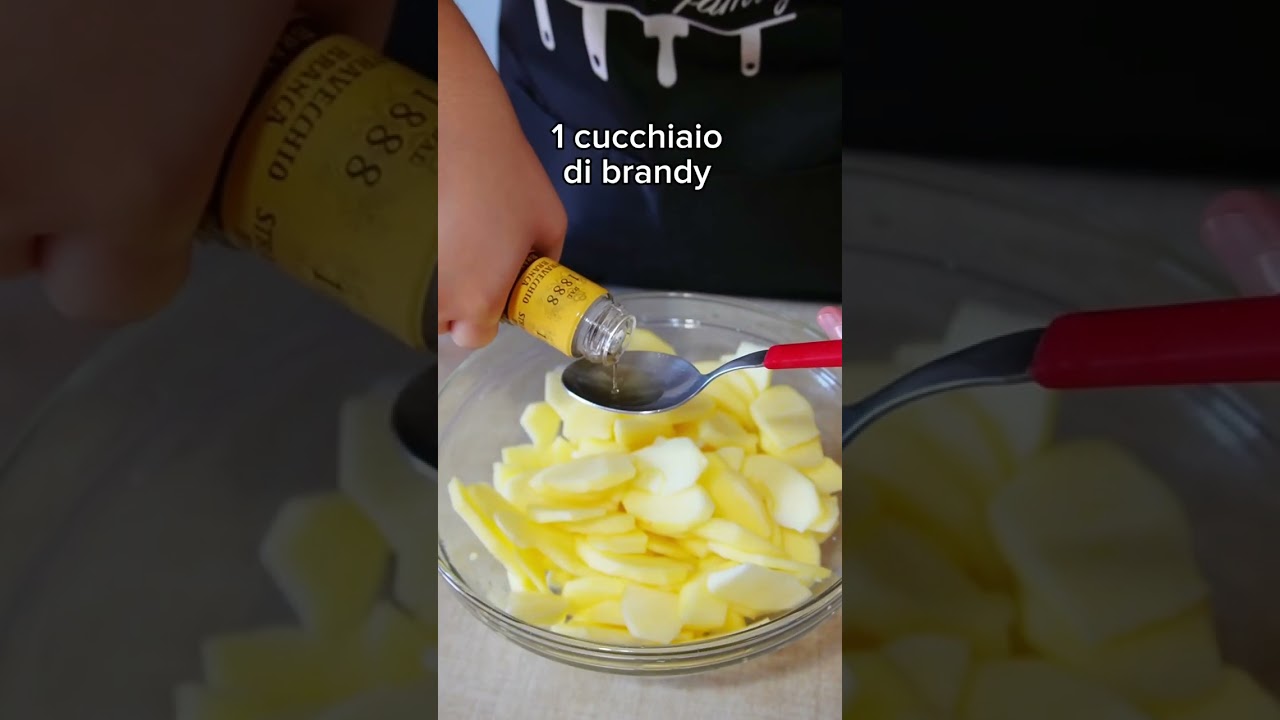 TORTA DI MELE SOFFICISSIMA - Ricetta facile che dovete provare! #shorts #recipe #apple