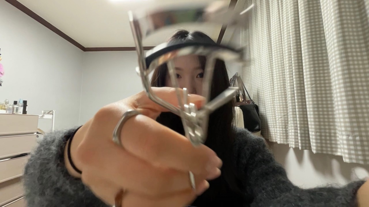 What's in my bag ASMRㅣTriggers [자막]