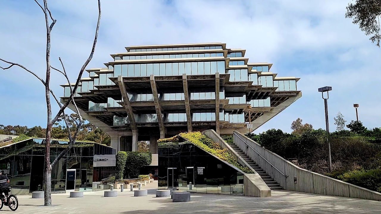 Move in day 2022 to the Seventh College at the University of California-San Diego