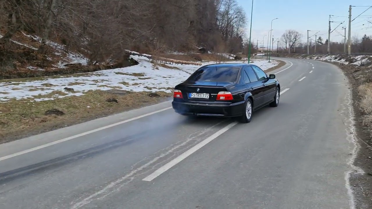 BMW E39 - 530i Acceleration