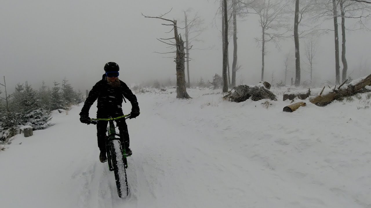 Burza Śnieżna w Beskidach - zimowa przygoda MTB