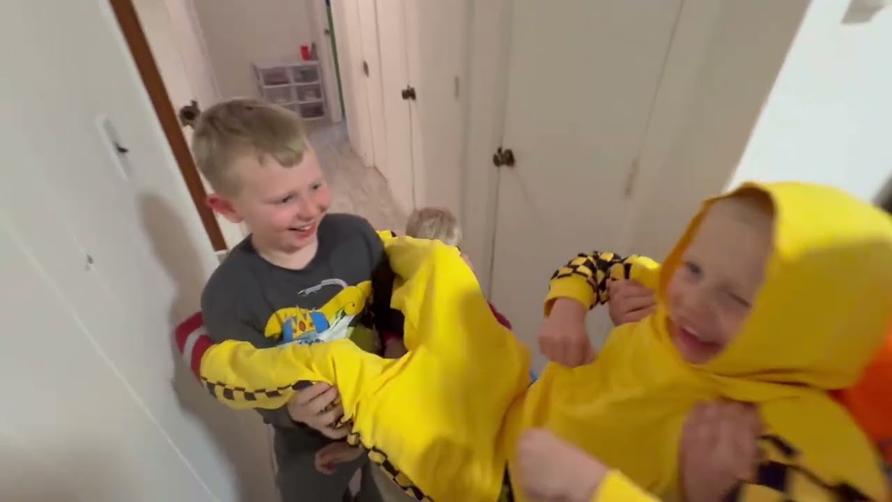 🍌 Banana Fun! (Official Music Video) | Banana Boy & The Bros