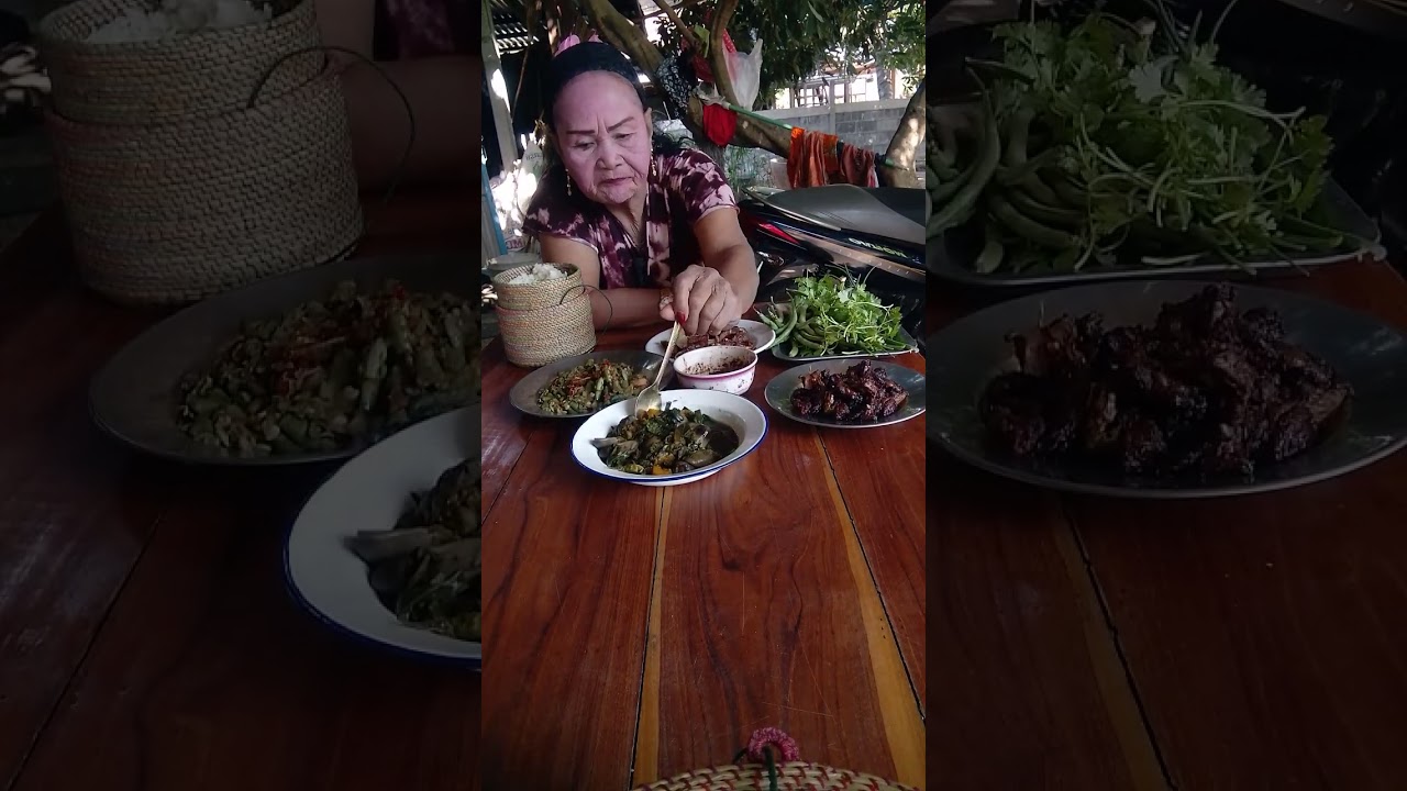 แกงขี้เหล็กทอดหมูตำถั่วรสแซ่บแบบนัวๆอร่อยจ้า