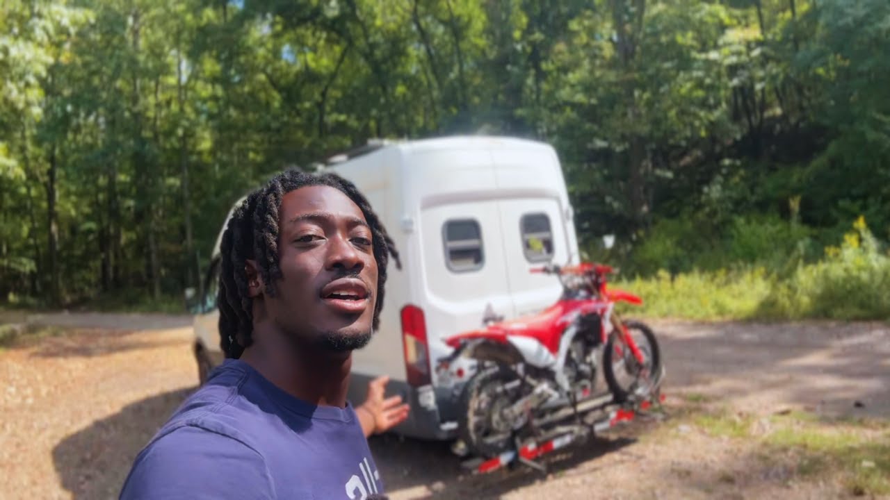 Кемпинг Van Life в отдаленных горах Арканзаса
