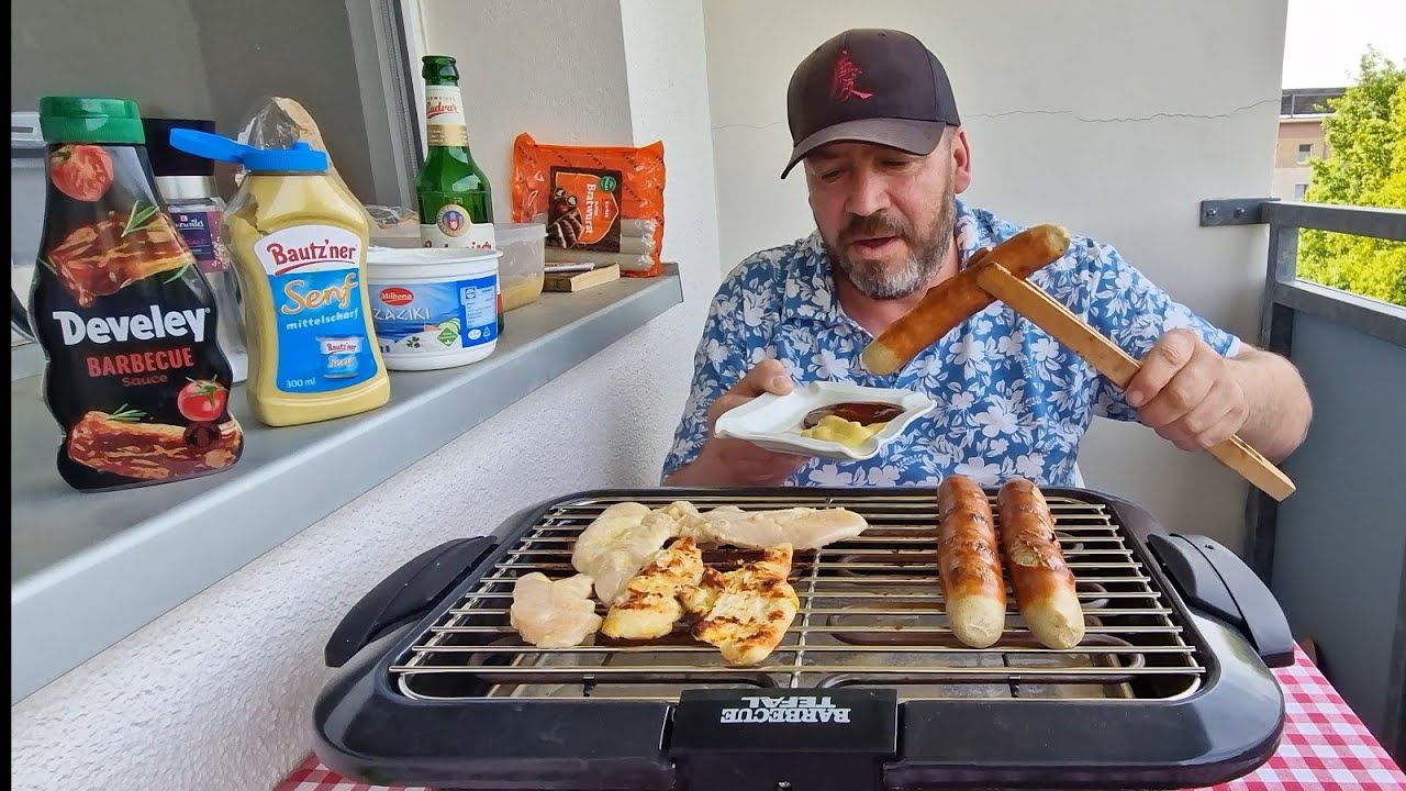 Bratwurst und Steaks vom Grill mit der Original DDR Marinade