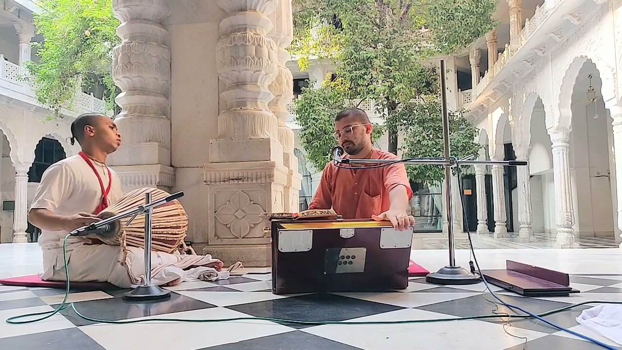 Je anilo Prema Dhan - Dissapearance Day Bhajan