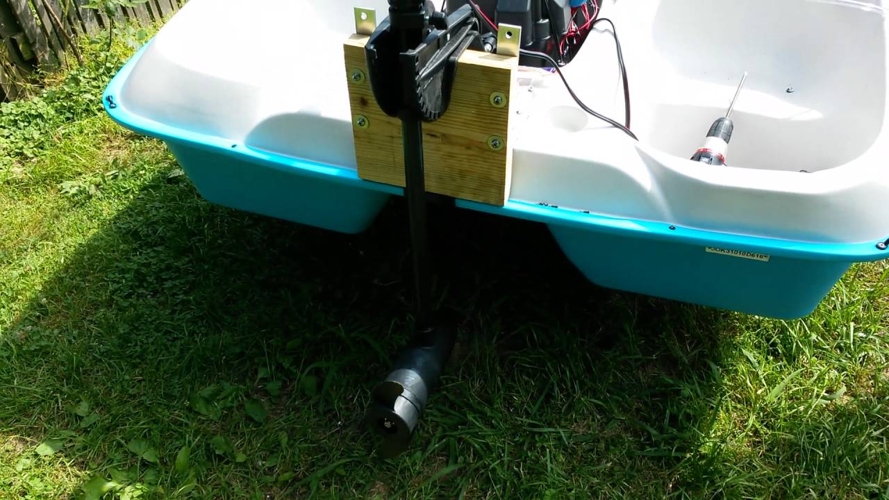 Paddle boat mod one trolling motor in middle rear .pedal boat.