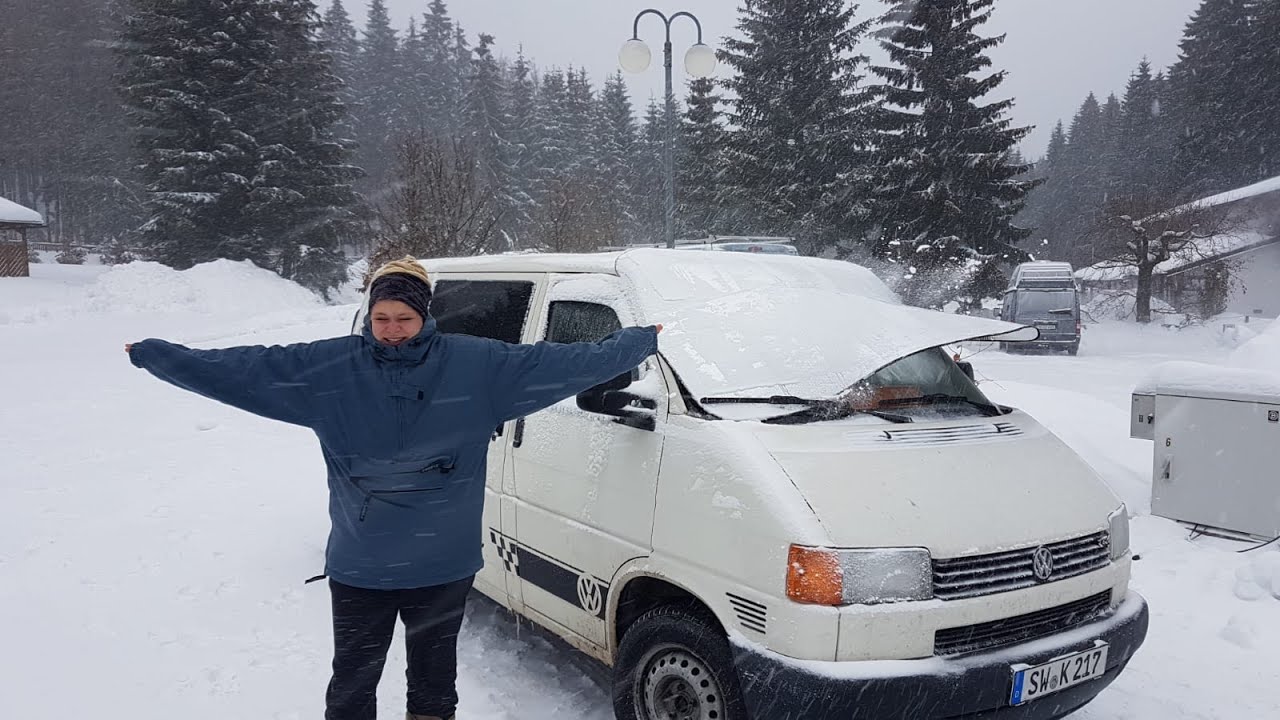 Wintercamping im Bus - Unsere Top 5 der Grundausrüstung für den VW Camper