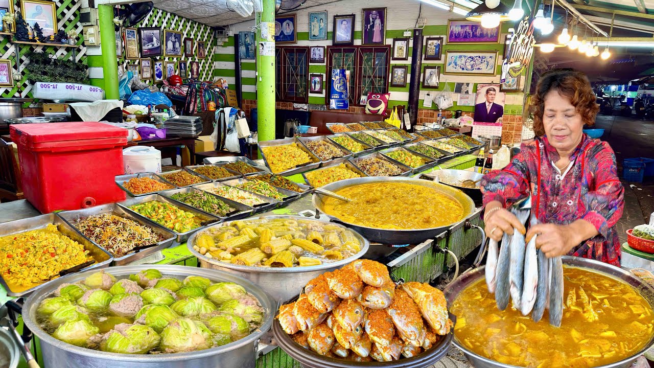 Asian Curry Master! Cooking 50 Varieties of Best Curry & 500 Fish a Day | Thai Street Food