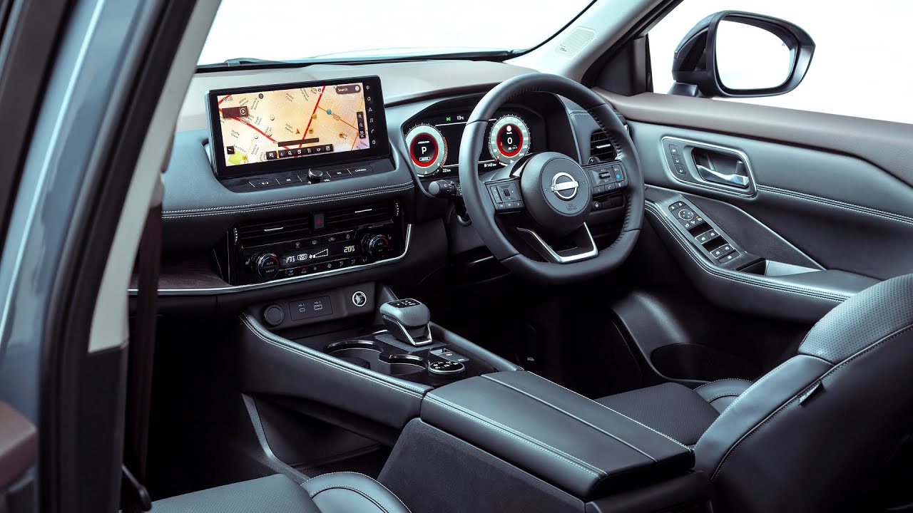 Новый 2023 nissan x-trail hi tech компактный семейный внедорожник