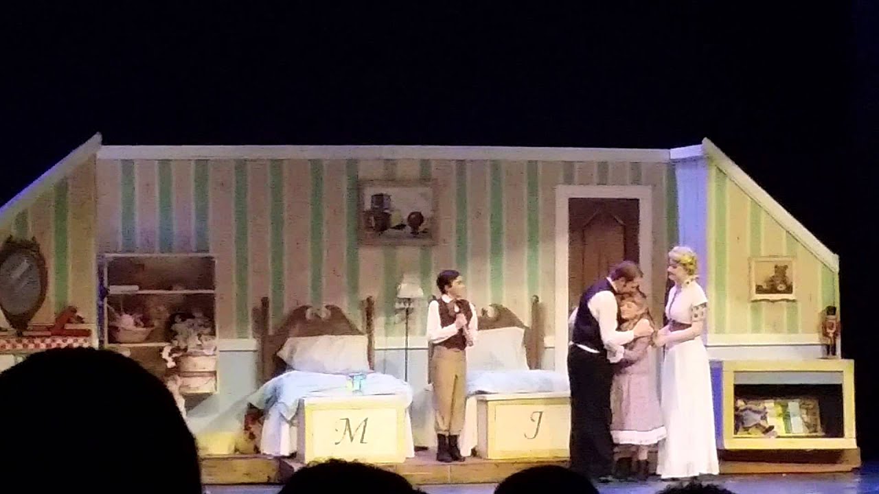 Mr. And Mrs. Banks Final Kiss