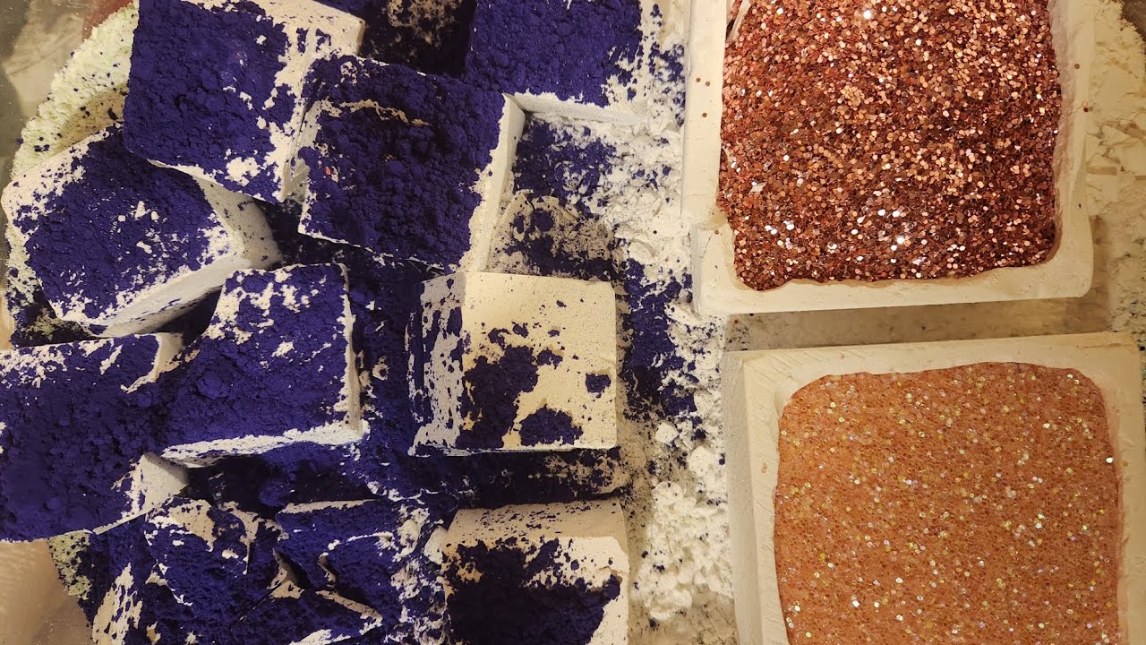 Gymchalk glitter bombs&chalk cubes w/purple powder 
