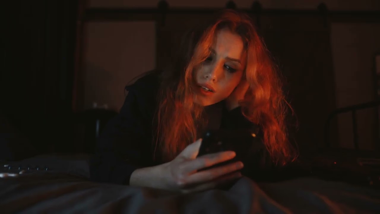 Why Your Phone Battery Dies So Fast in Cold Weather (The Science Explained)