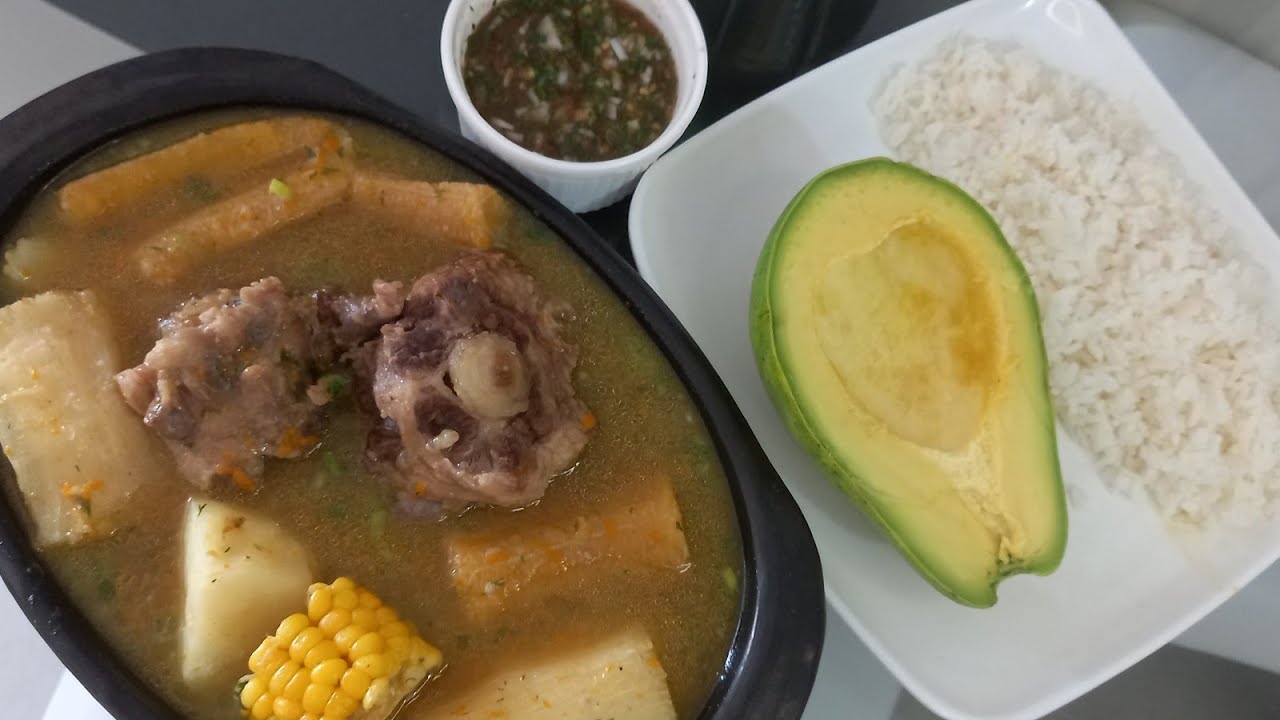 sancocho colombiano de cola de res
