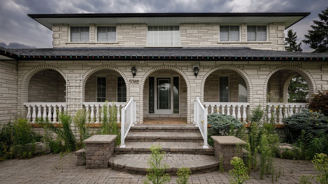 Fascinating Custom Built 1980s House ABANDONED In The Country