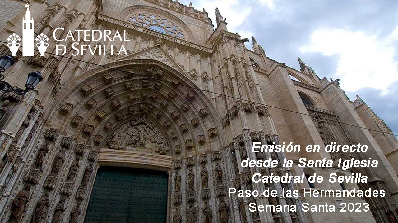 Martes Santo. Paso de las cofradías de la jornada por el interior de la Catedral de Sevilla
