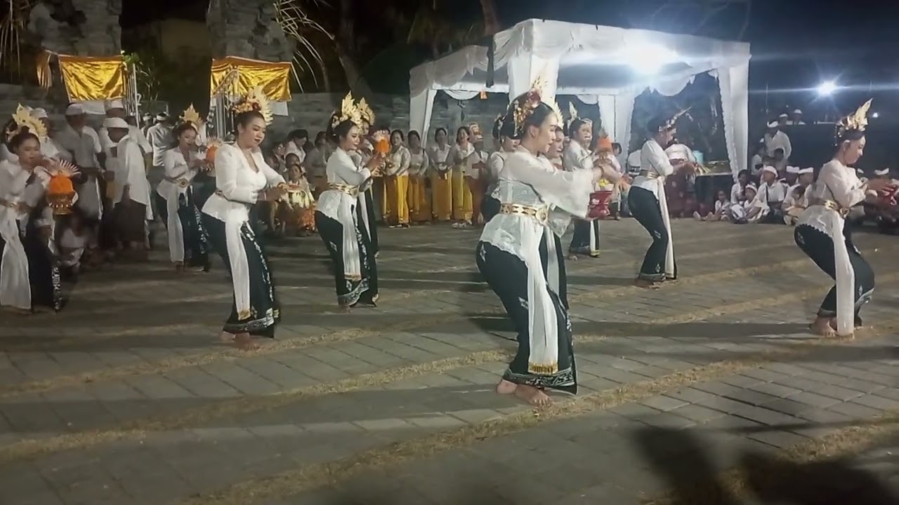 Tari rejang rwa bhineda Br.Tengah