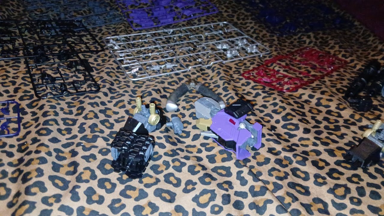 Let's Build! Episode 686: Blokees Action Edition Tarn, Part 4