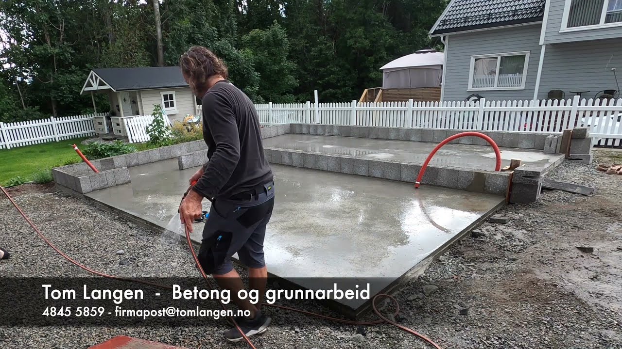 Carport i Østfold, Graving , gulvstøp, mure ringmur i leca. Tom Langen og Jølstad maskinservice
