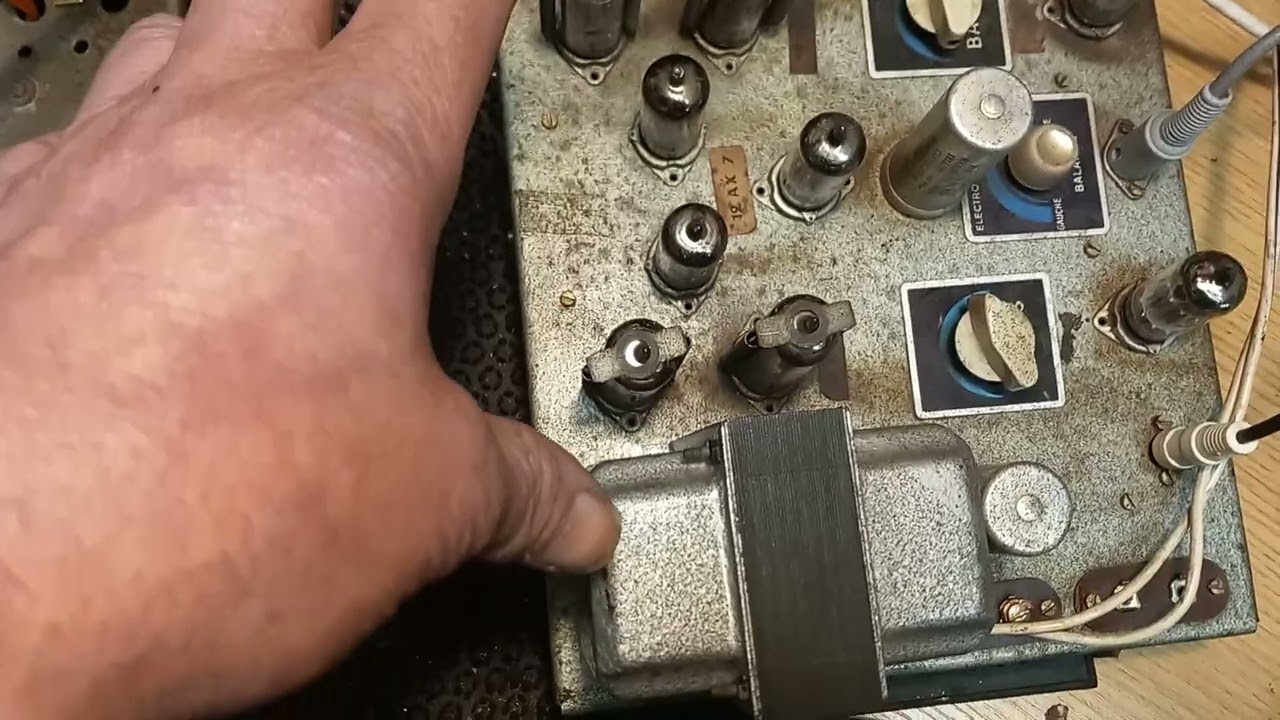 french jupiter stereo jukebox amp initial test after repairs.
