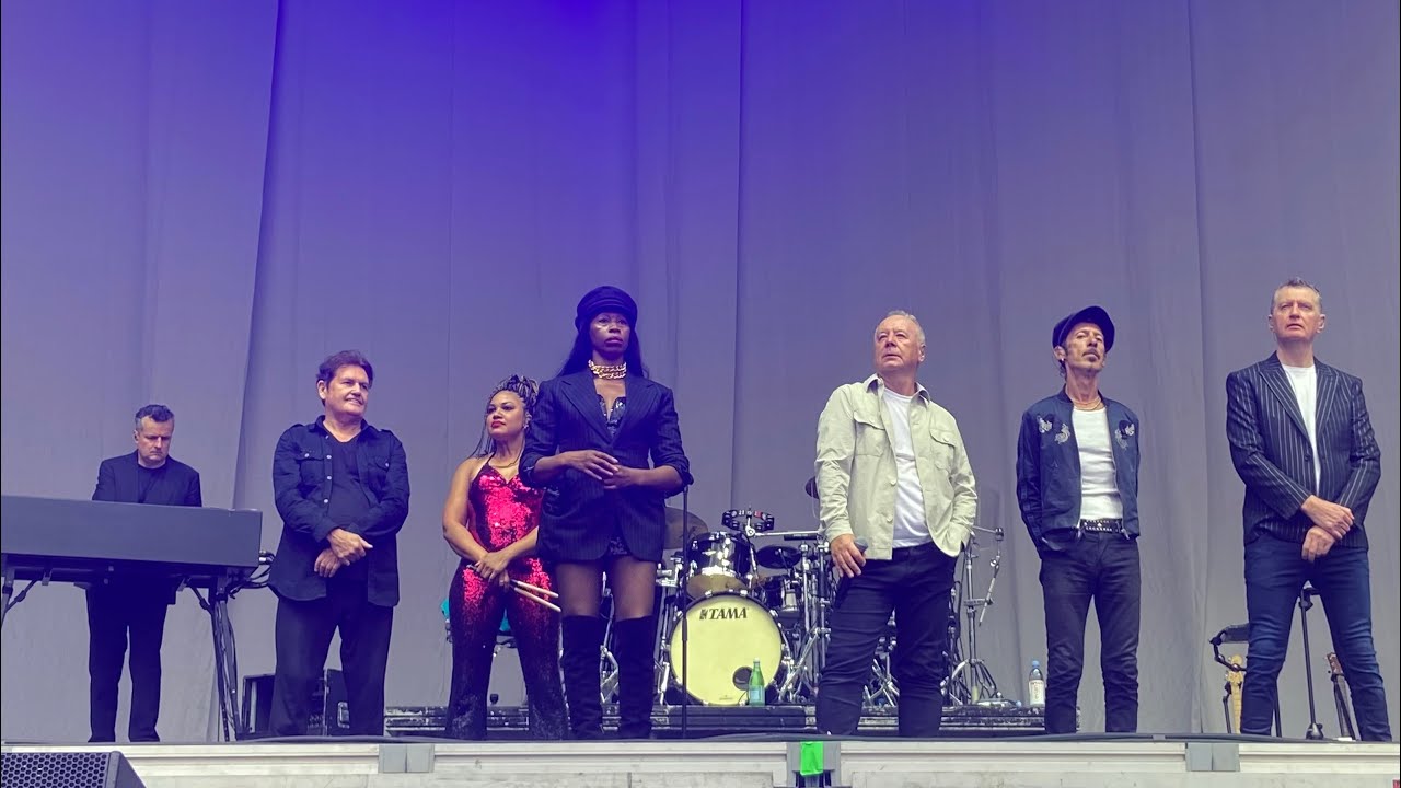 SIMPLE MINDS - WATERFRONT