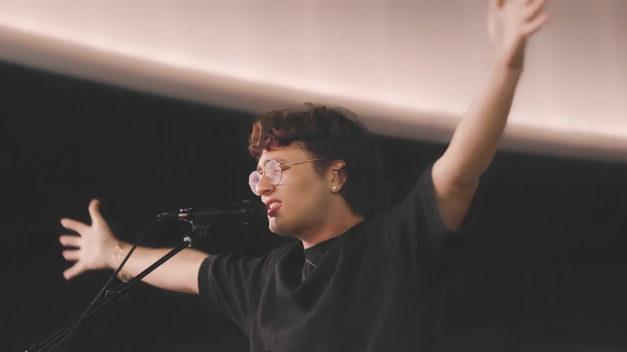 Tú y solo Tú + Espontáneo - UPPERROOM en español (Letra)