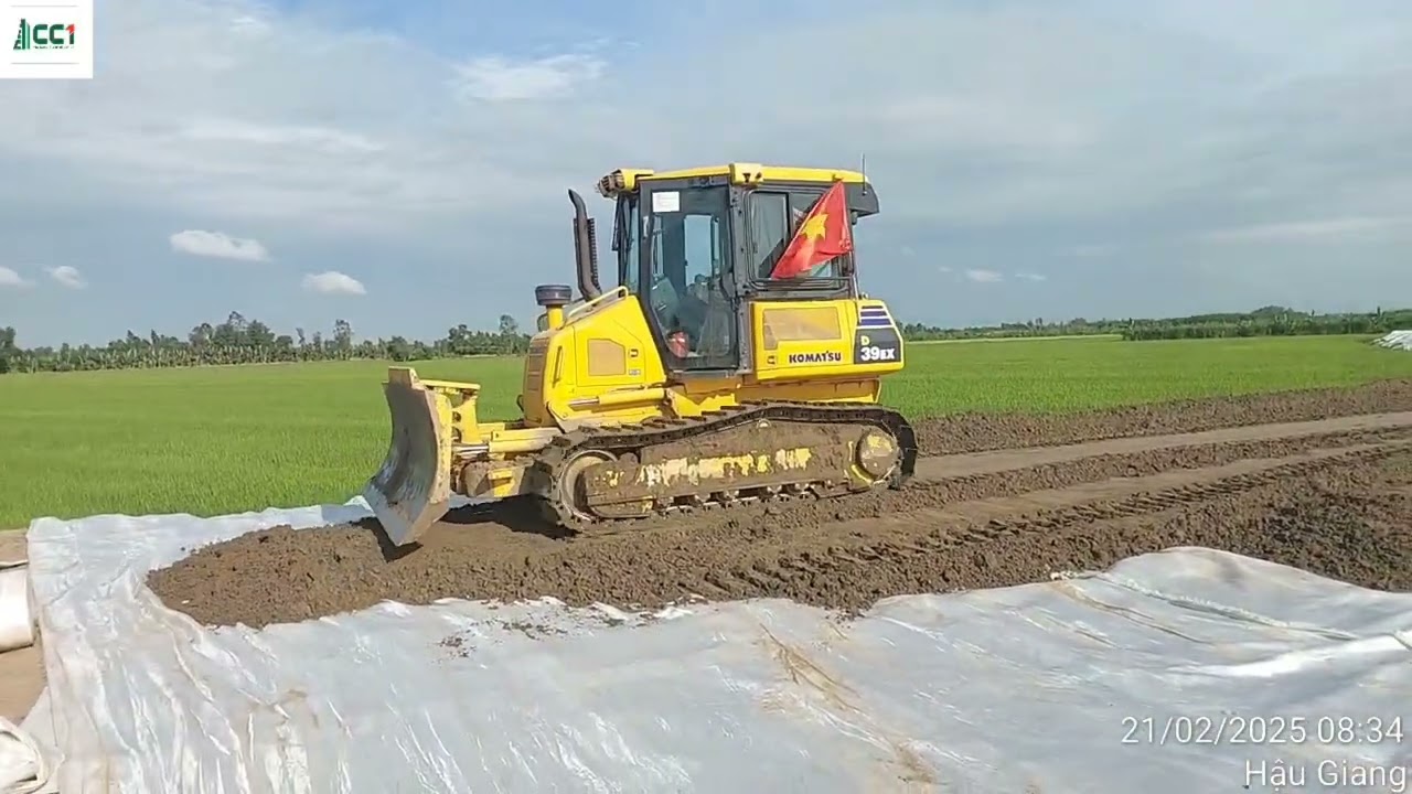 Xe ủi cát trên cao toc can tho ca mau | 9 tháng 11, 2025