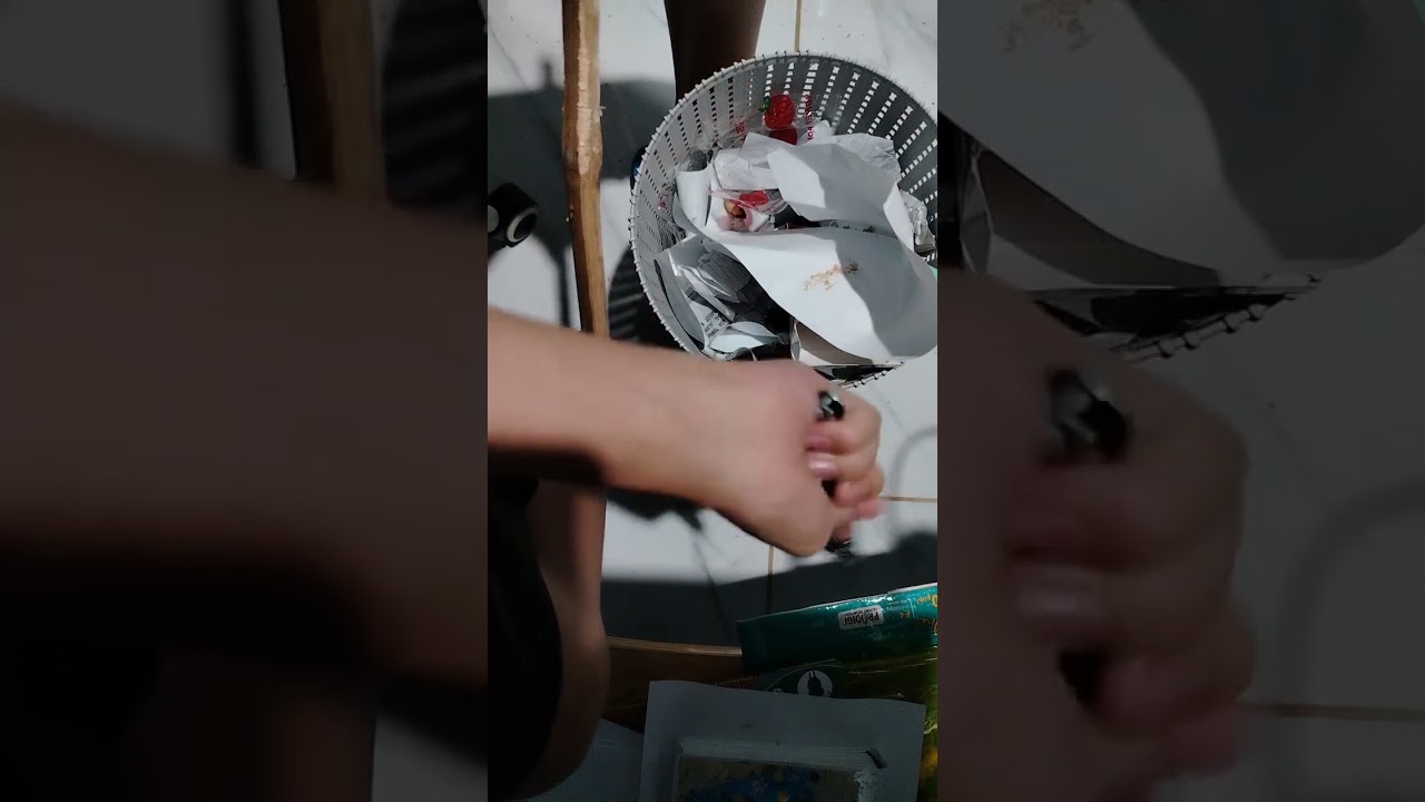 5 minutes of chopping wood with a balisong