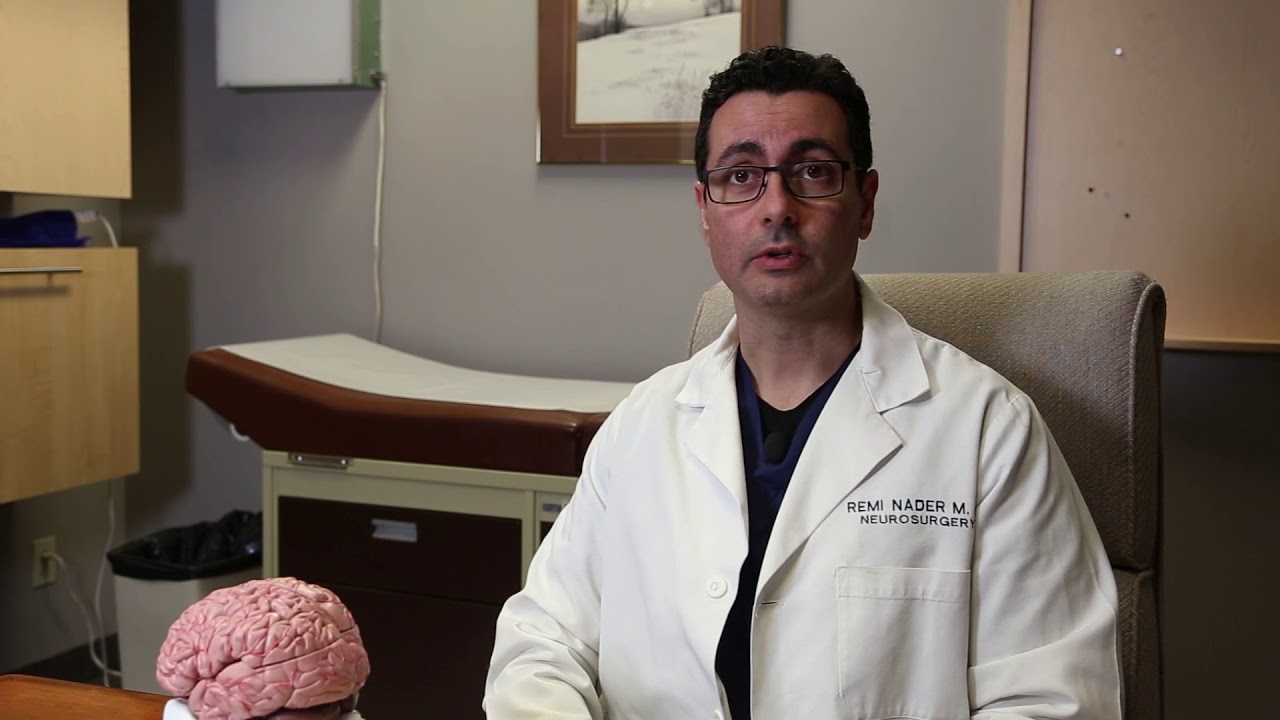 Neurosurgeon explains the difference between a neurologist and a neurosurgeon