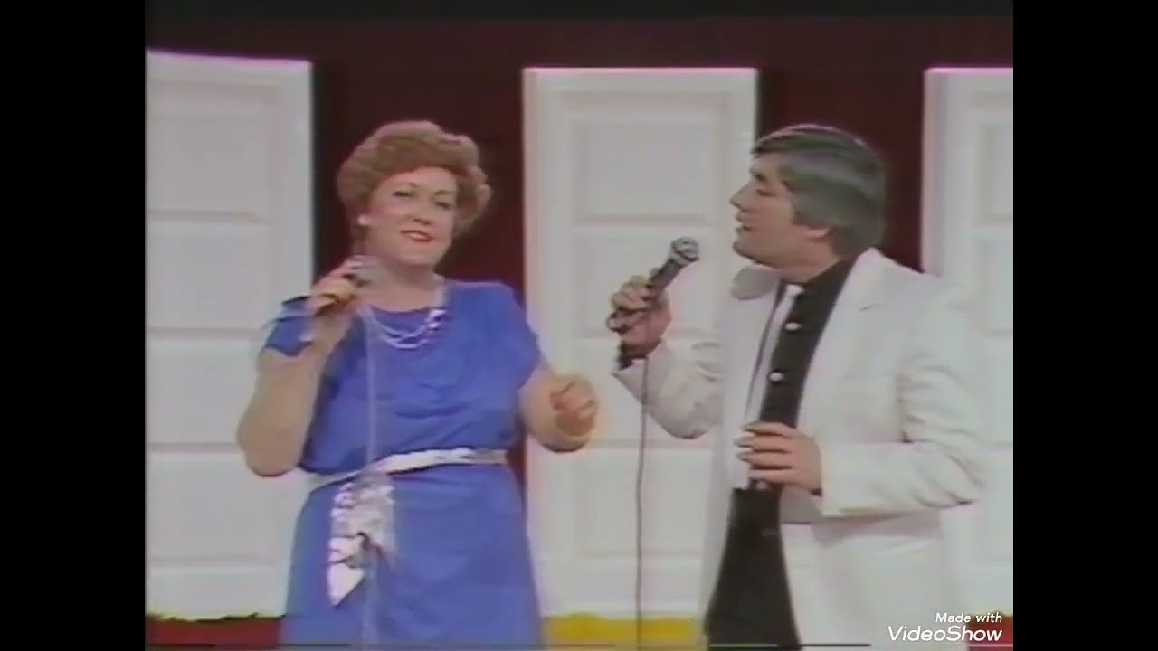 Duet Petranka Kostadinova i Kirco Pop- Lazarov Makedonski Pesni vo Sydney Australia 1985