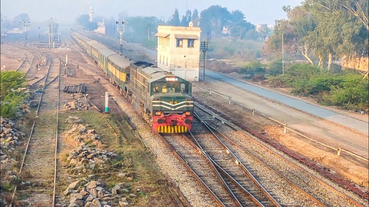 Rehman baba and Karakarom express at blasting speed passing with GEU 40 and ZCU 30 #viral #trains 