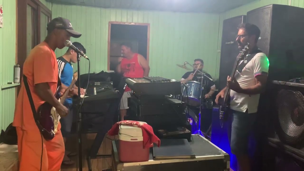 Menina queridinha Ensaio Banda Recordações