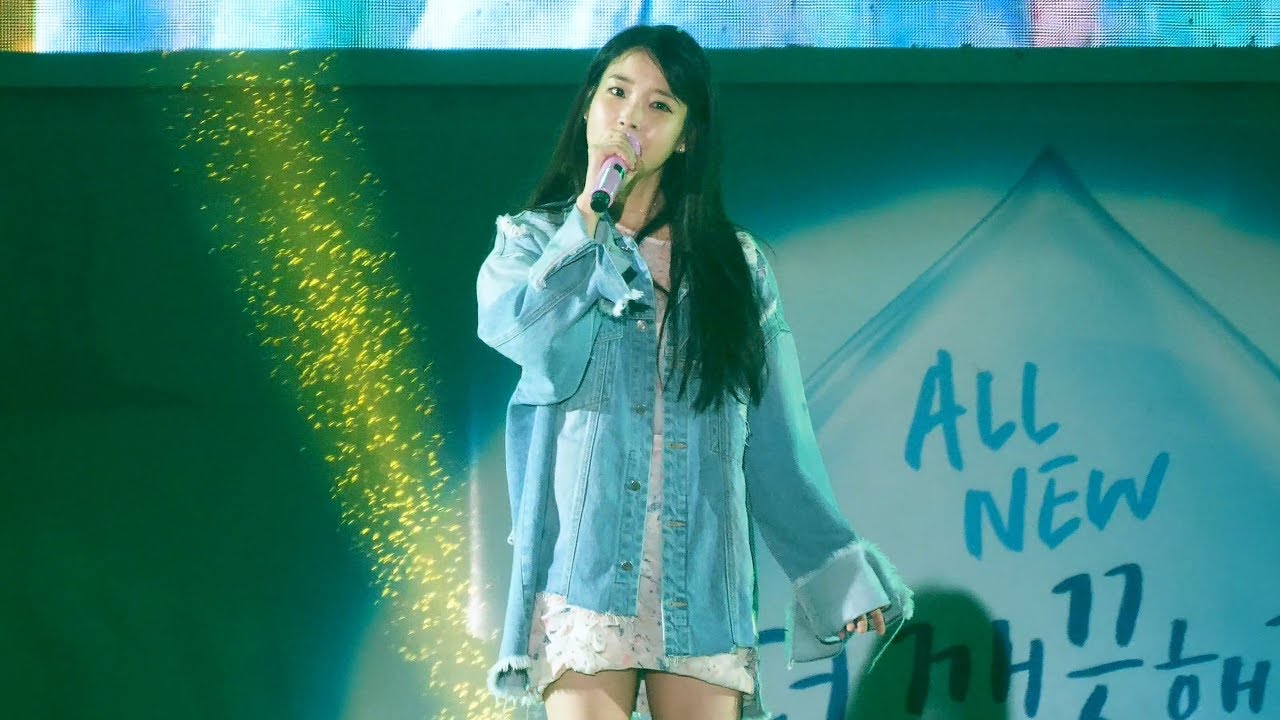180512 가사 까먹은 아이유 '팔레트' 직캠 IU fancam - Palette (이슬라이브 페스티벌) by Spinel