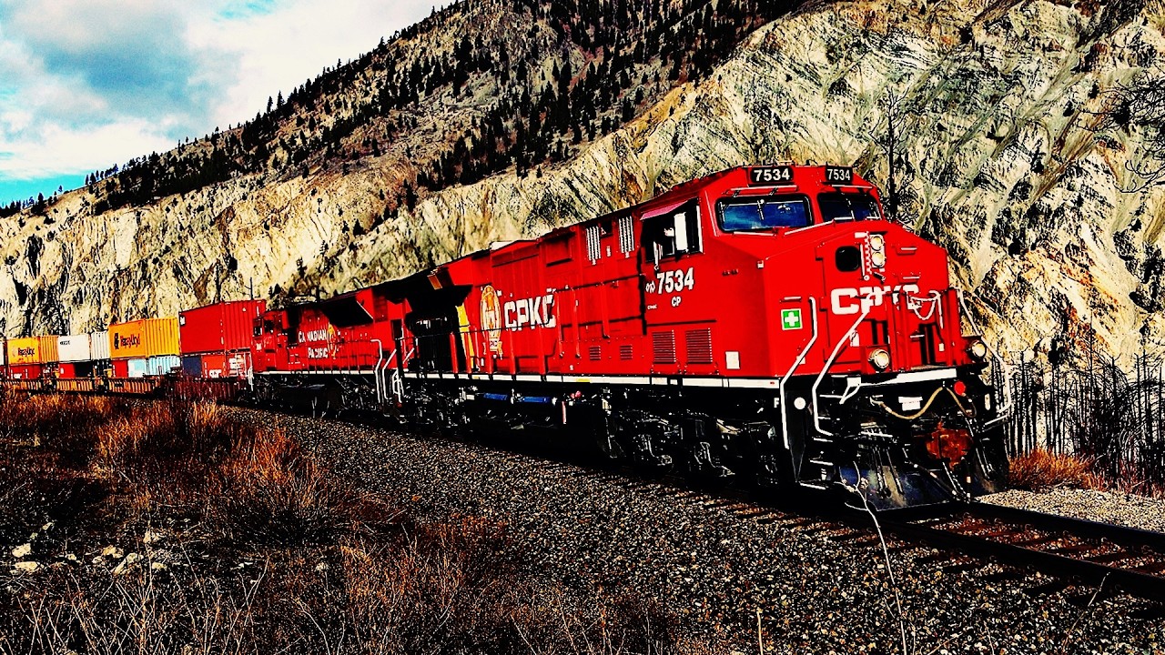BIG DOUBLE STACK TRAINS IN THE THOMPSON CANYON!