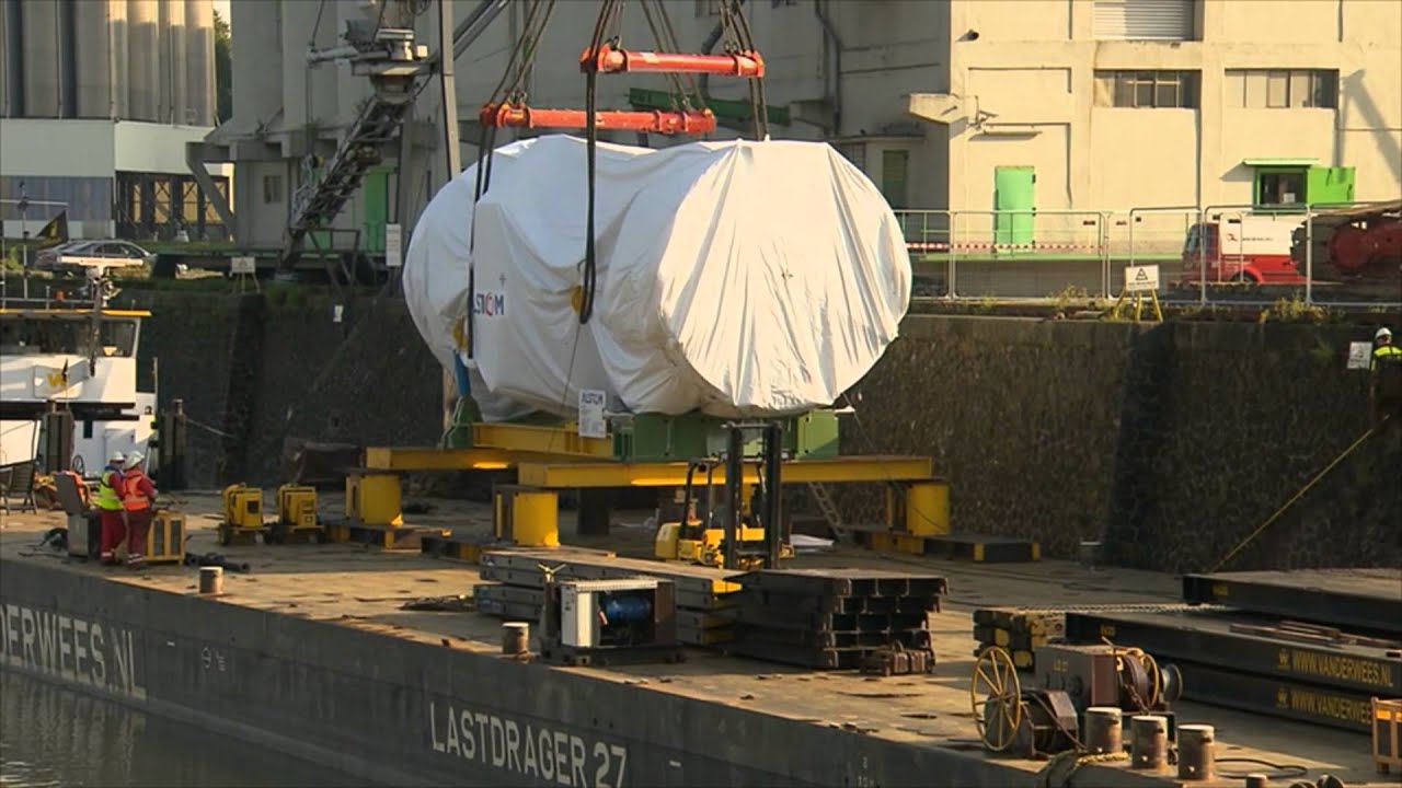 Transport XXL: 385 Tonnen schwere Turbine für Niehl 3 angeliefert