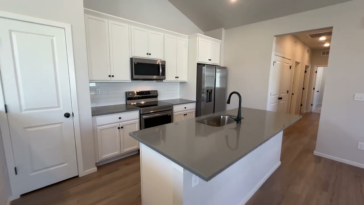 2296 Setting Sun Dr #8, Windsor, CO 80550