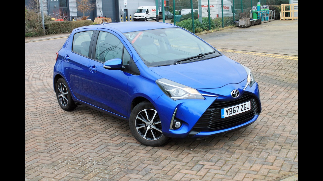 🚗✨ 2017 Toyota Yaris 1.5 VVT-i Icon Tech Hatchback (Manual) ✨🚗