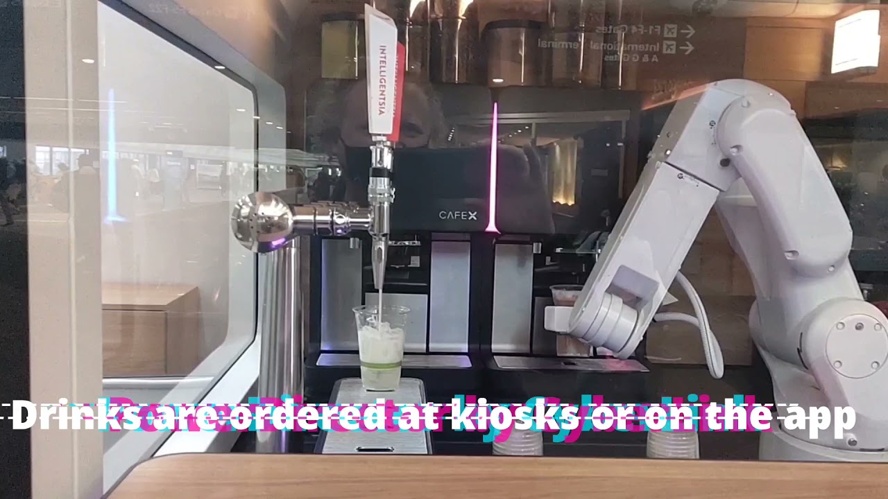 Cafe X Robotic Coffee Barista bin SFO airport
