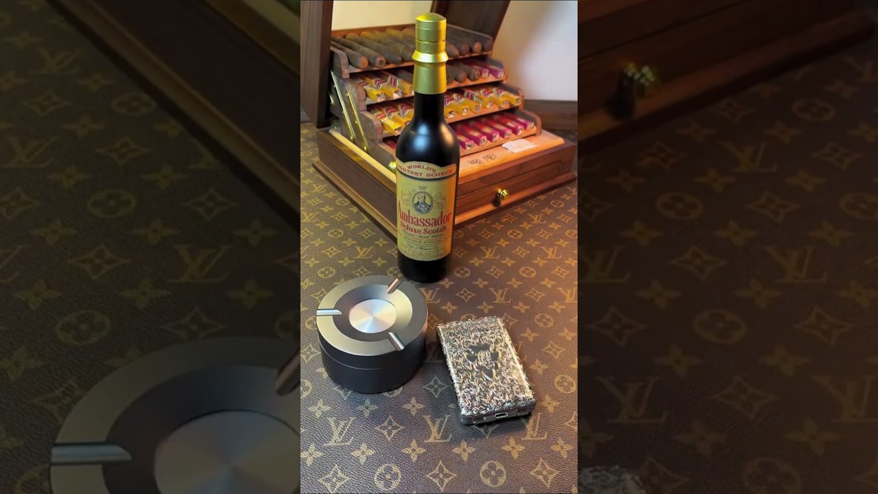 Wine bottle lighter | silver case | rotating alloy ashtray