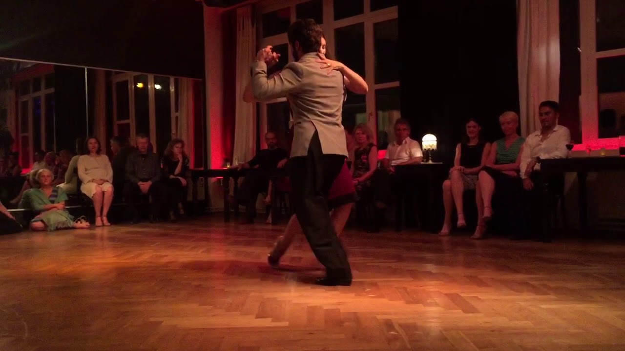 Natasha Lewinger y Haris Mihail 3/5 un Tango Vals 