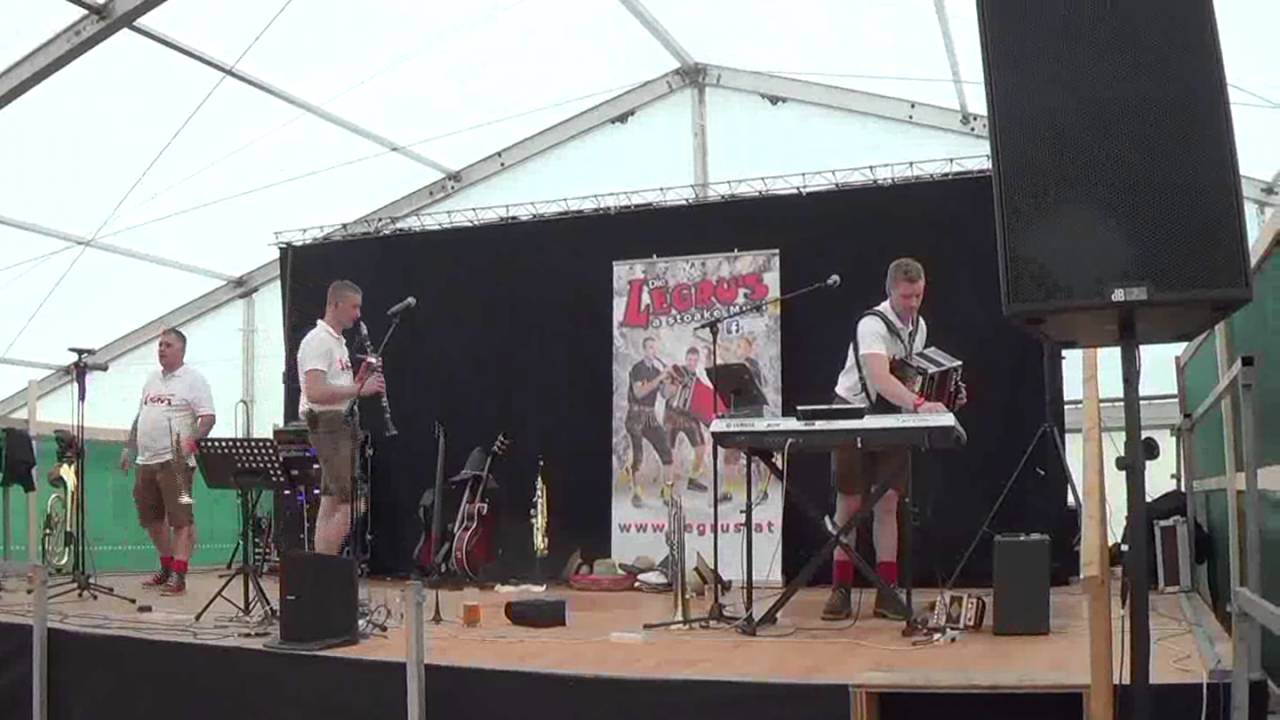 Es klingt Musik  (Die LEGRUS)