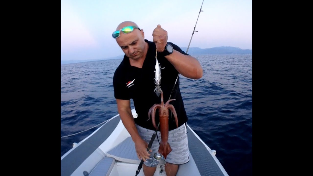 Ψάρεμα με σκάφος στον Κορινθιακό