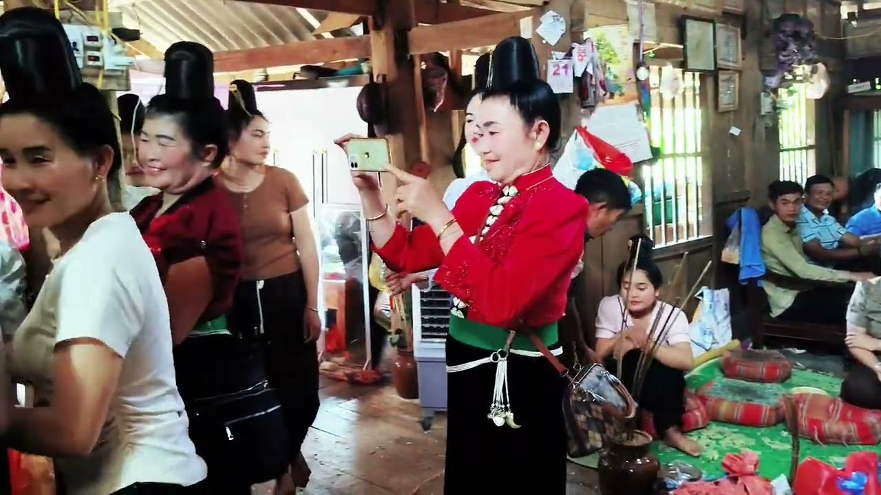 ĐIỆU NHẢY SẬP SÀN TĂNG BU CỦA DÂN TỘC THÁI TÂY BẮC RẤT HÀNH TRÁNG