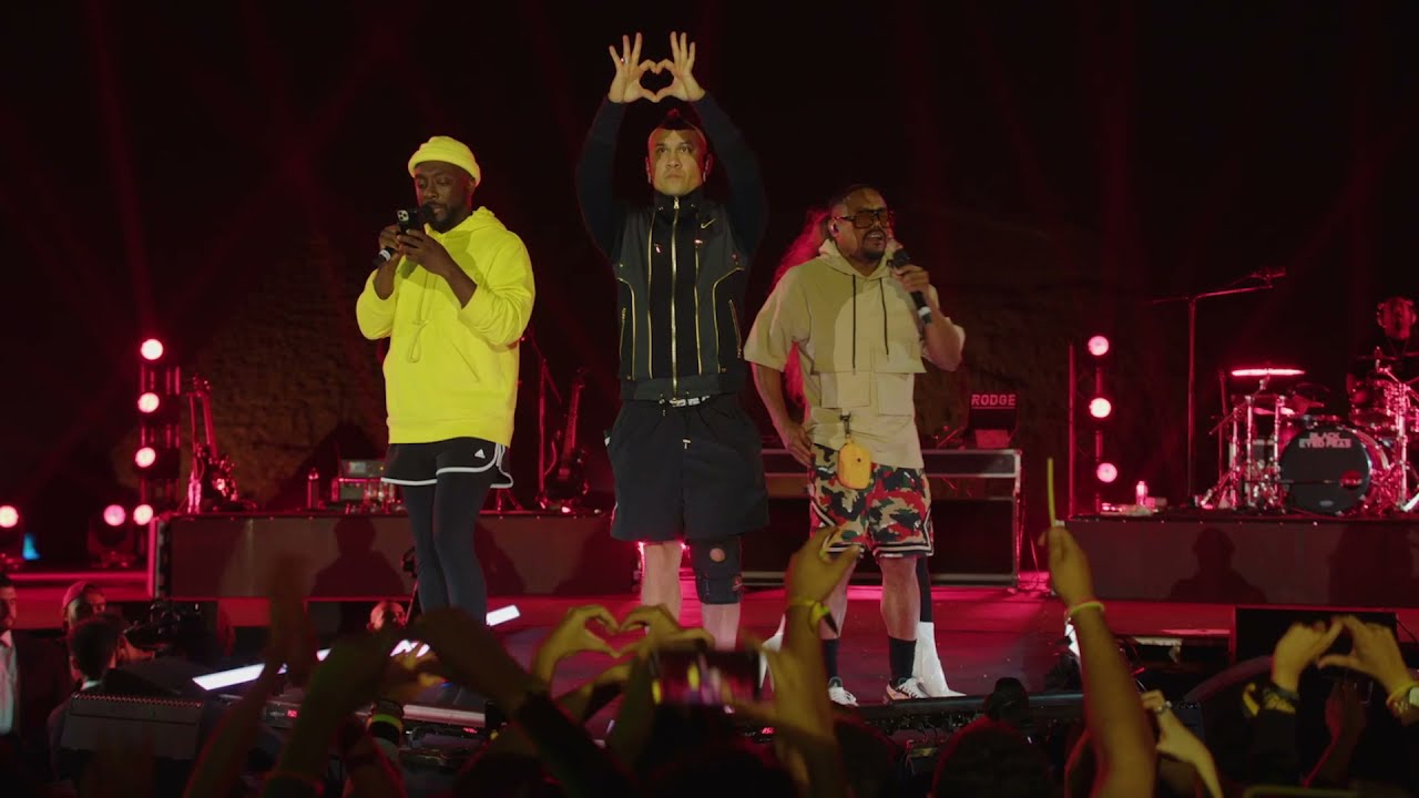 Black Eyed Peas Perform Where Is The Love?