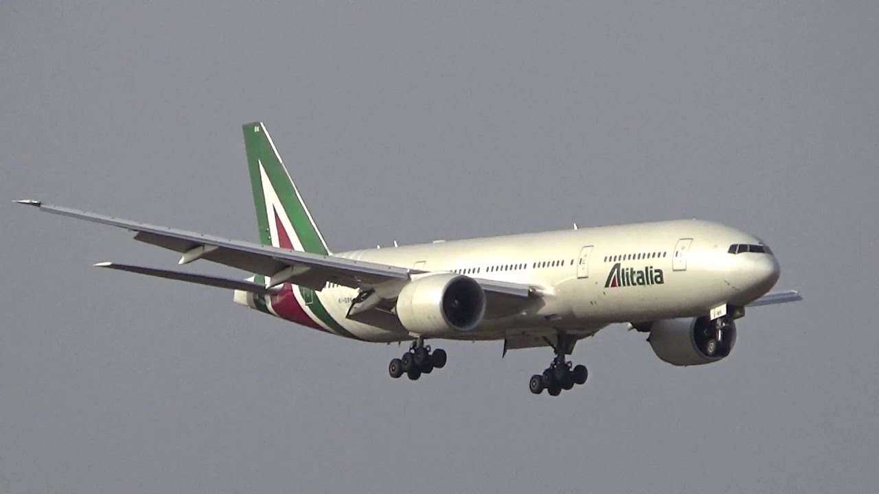 10/08/2017: Un pomeriggio di atterraggi e decolli al Roma Leonardo da Vinci Fiumicino Airport (FCO)