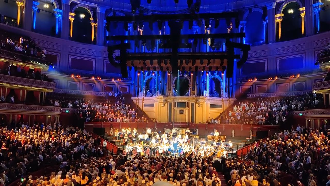 Ukrainian national anthem live at the Royal Albert Hall | Royal Philharmonic Orchestra