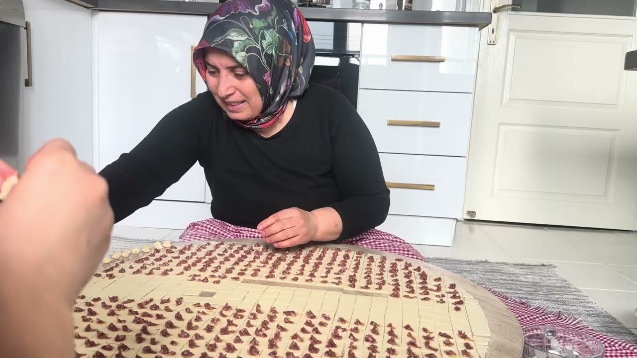 3 KG UNDAN 5 KG MANTI YAPTIK‼️RAMAZANA DOLAP HAZIRLIĞI 😘#mantıtarifi 